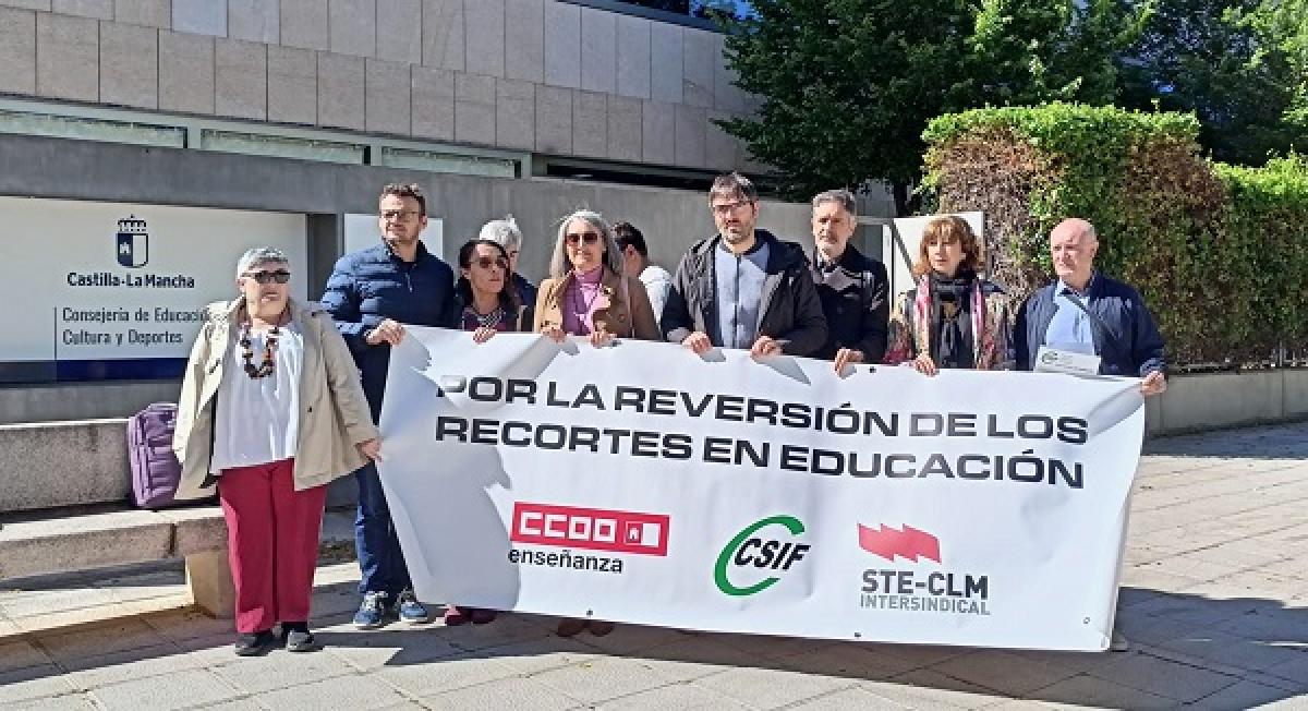 CCOO, STE y CSIF han llamado a los docentes y a la ciudadana de Castilla-La Mancha a protestar el prximo 18 de mayo en Toledo.