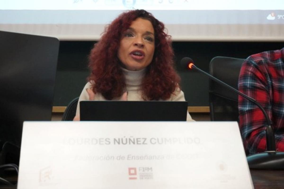 Lourdes Núñez Cumplido, responsable de la Secretaría de Salud Laboral de FECCOO, en el encuentro