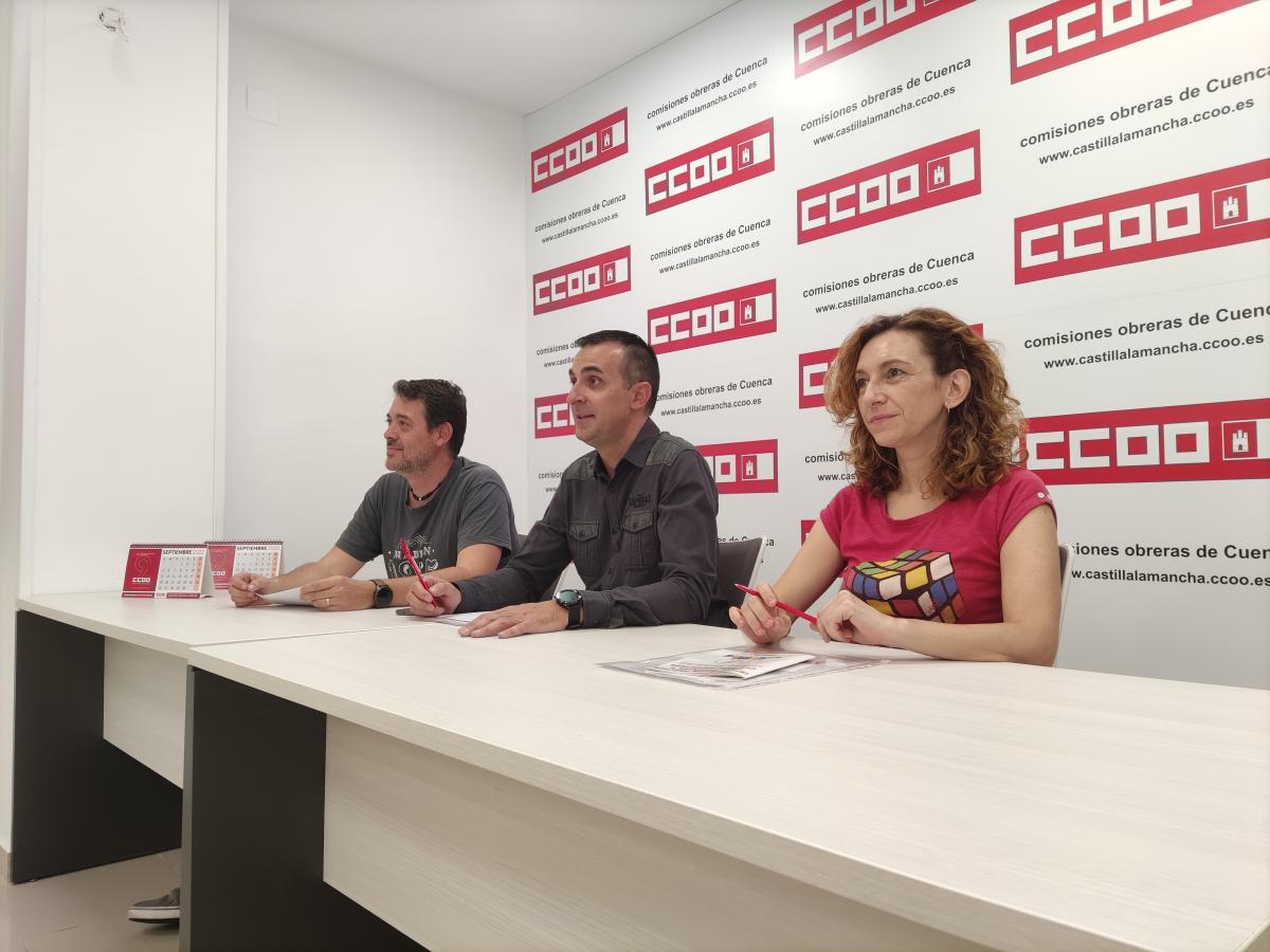 Representantes de la Federación de Enseñanza de CCOO Cuenca